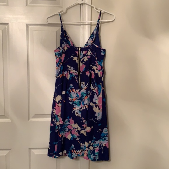 Dress - Picture 2 of 4